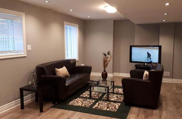 Private | Close to Lake | 30 Min. to Downtown| WIFI