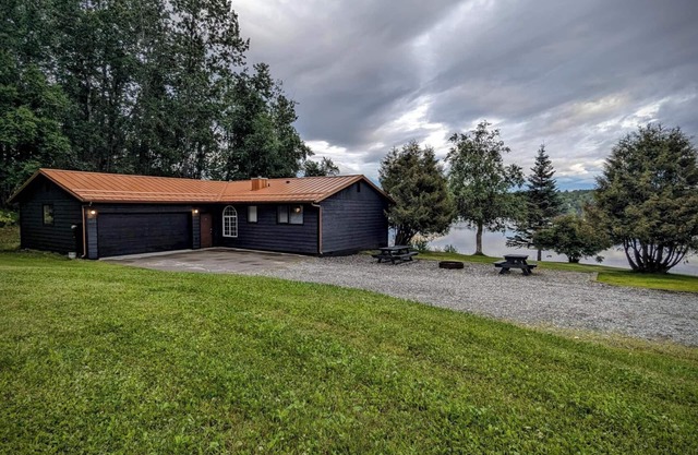 Private Daniel's Lake Vacation House