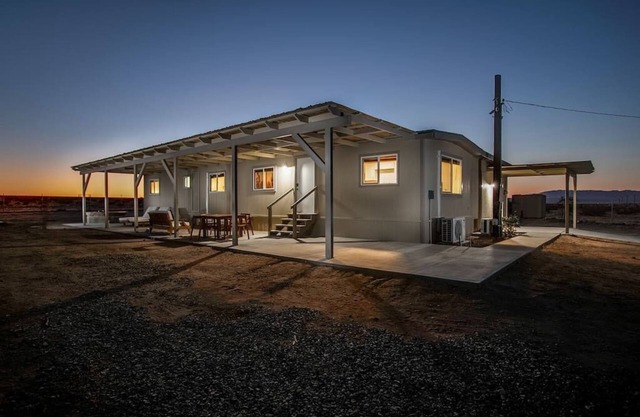 Private Desert Retreat with Rock Tub -3 BR/2Bath