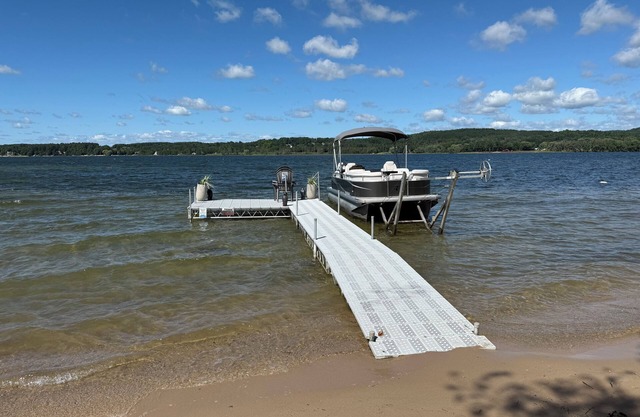 Private DOCK & BEACH on Lake Charlevoix/Boat Rental/Golf-Cart/RV Parking