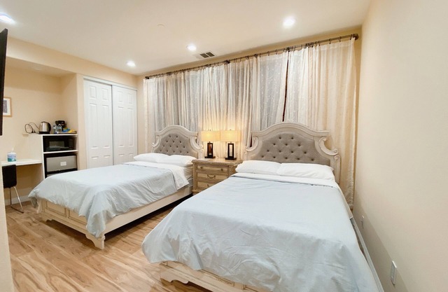 Private doubles beds room near Ontario airport