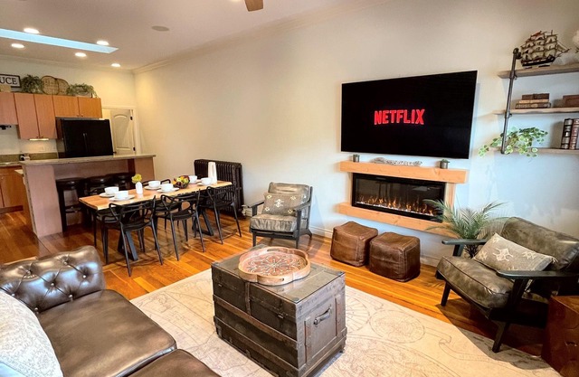 Private Downtown Living minutes away restaurants and waterfront!