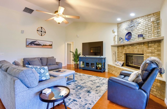 Private Estate on 10 Acres w/Pool in Bradenton