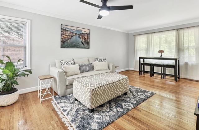 Private Fayetteville Getaway Minutes to Downtown!