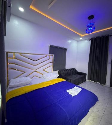 Private Fully Serviced Studio Apartment At Ogudu , AC, Private kitchen and bathroom, Not A Shared, 5 percent off Weekly and 10 percent off Monthly Stays