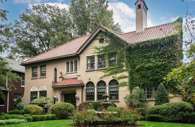 Private Garden | 2700 SqFt Apt | Chic | Quiet Area