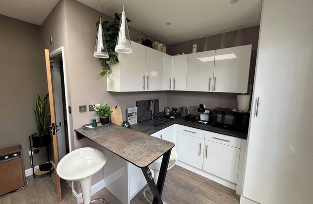 Private Garden Studio - L&D Hospital -FREE Wi-fi & Parking- 15min to the Airport