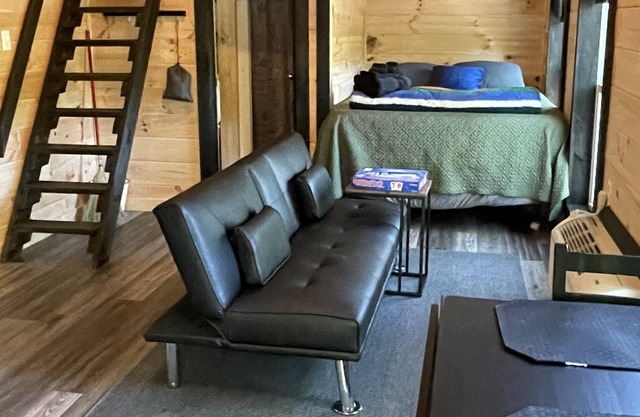 Private Getaway Cabin in RRG-Cliffview Resort