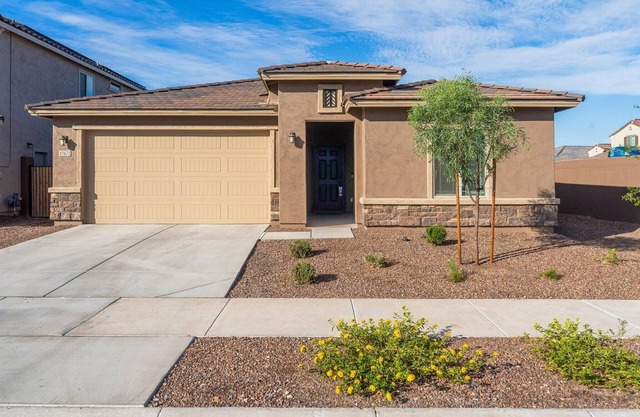 Private Golf Retreat Near Ballpark + EV in Garage