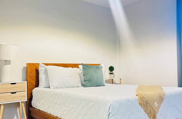 Private Guest House in Back 'B' Charleston