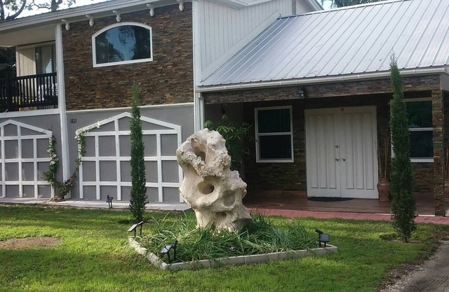 Private guesthouse near the beach