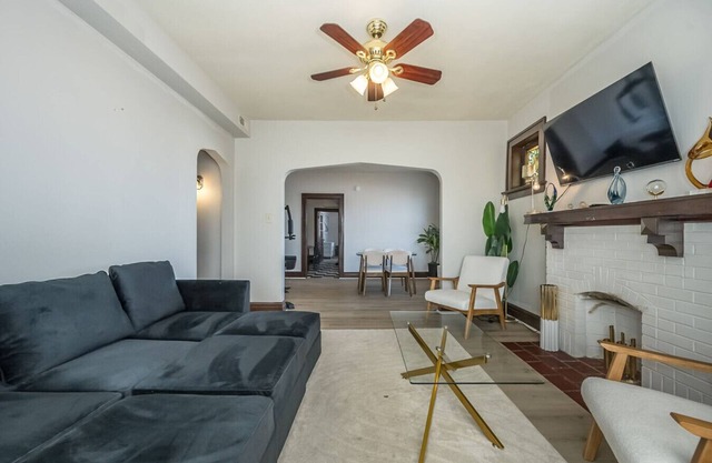 Private Gym 2BR Condo Downtown