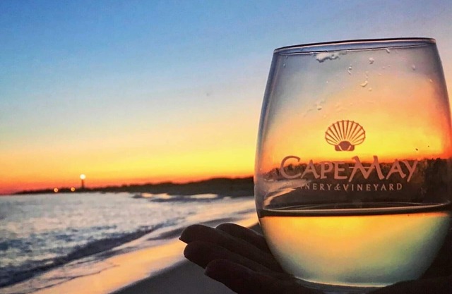 Private Heated Inground Pool, 5 min walk to beach