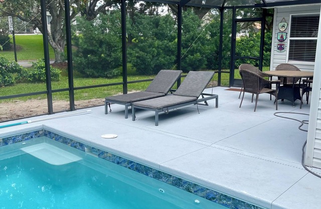 Private heated in-ground pool oasis with golf cart in Rio Grande!