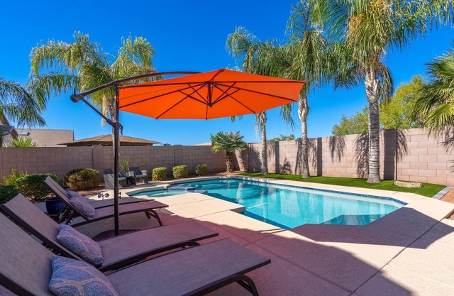 Private Heated Pool & Spa - Quiet Neighborhood - Close to Casino & Golf