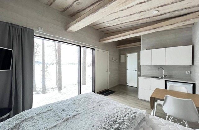 Private High Quality Suite with Sauna & Lake Views