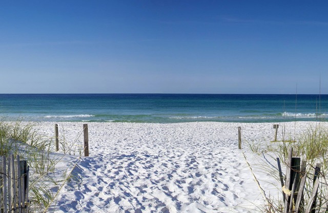 Private home under 4 miles from the beach! Sleeps 10