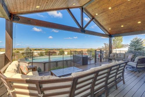 Private Hot Tub and Game Room Keenesburg Getaway!