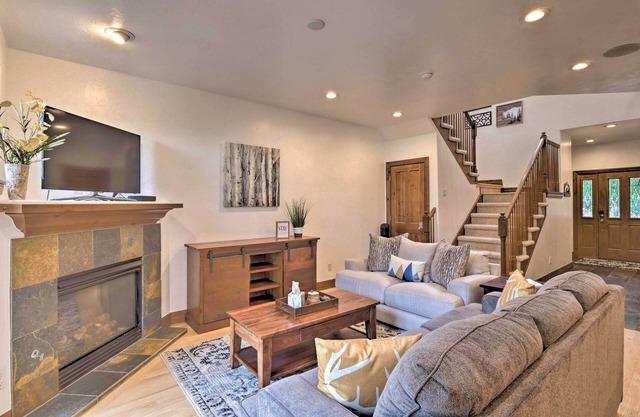Private Hot Tub: Family Townhome in Breckenridge