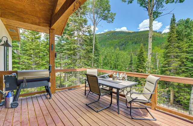 Private Hot Tub & Mountain Views: Duplex in Salida