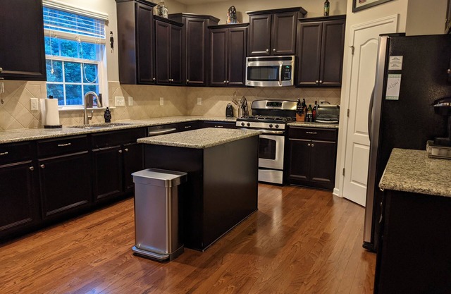 Private House with Hot Tub - Pool Table - Fire Pit - Hammock