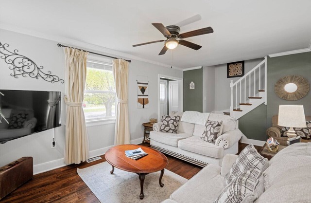 Private House & Yard Central Location to all RVA