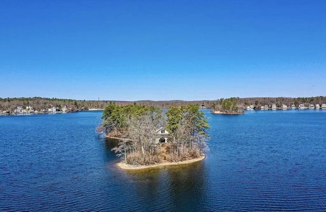 Private Island Retreat on Lake Pearl