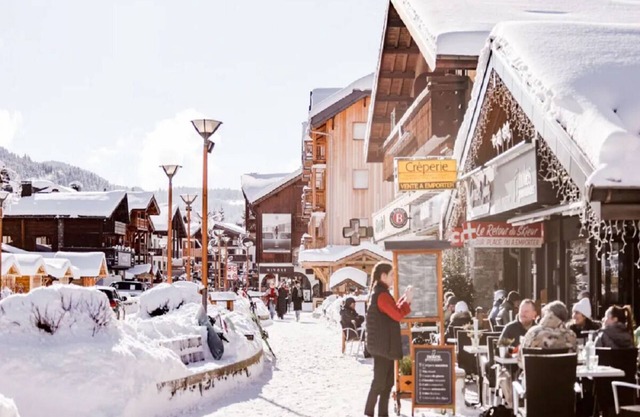 Private Jacuzzi with views to the Exotic French Alps