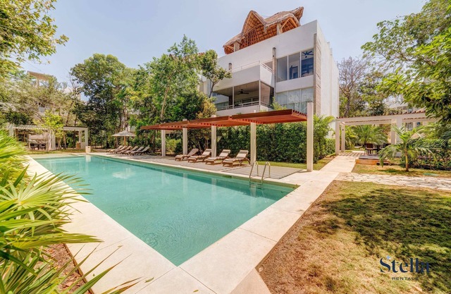 Private Jungle Retreat: Pool, Gym, Beach & Ruins