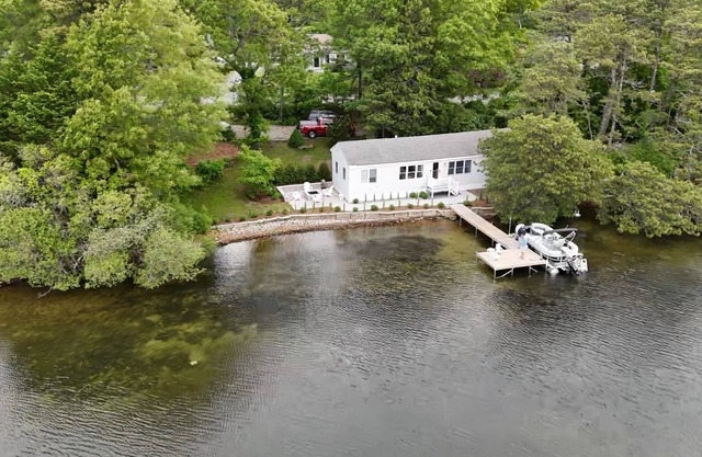 Private Lake Front Cottage