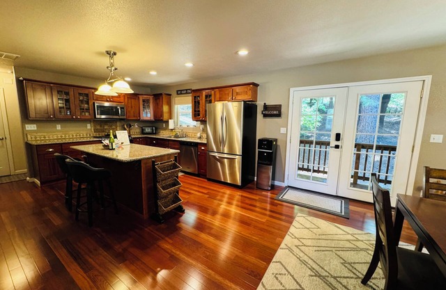 Private Lake Hot Tub BBQ AC GEN Modern Comforts!