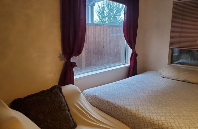 Private large bedroom