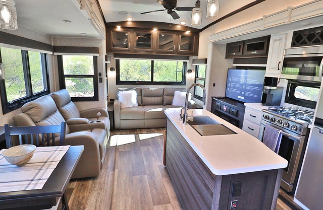 Private Luxurious RV nestled at the base of majestic Mount Lemmon