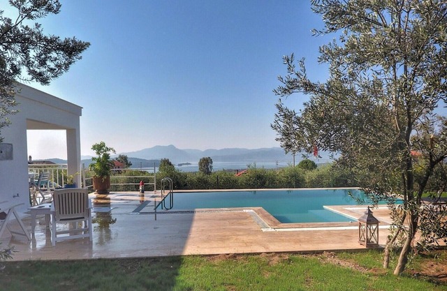 Private Luxury Villas with Lakeview in Koycegiz