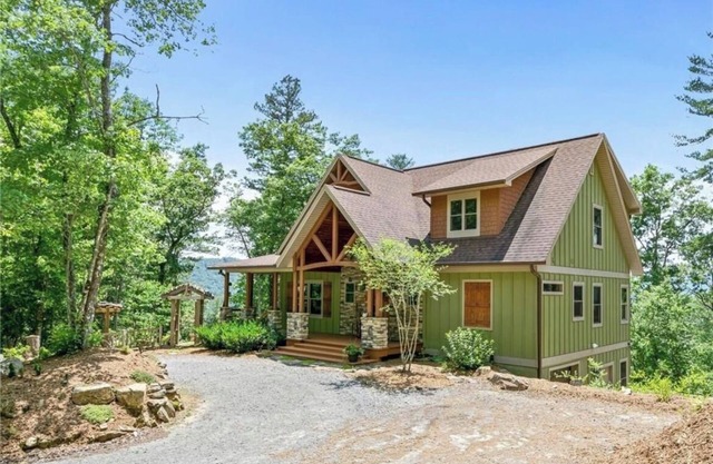 Private MNT Escape close to DuPont, Pisgah Forest, Brevard, Hendersonville.