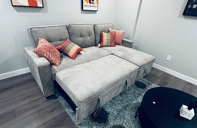 Private Modern 2-BR Walkout Suite-Cozy Quiet and Fully equipped in Calgary, NW