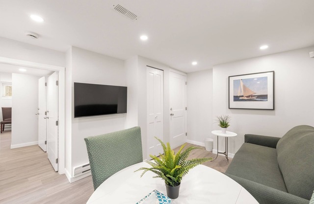 Private newly renovated 1 bed 2 baths suite in central location