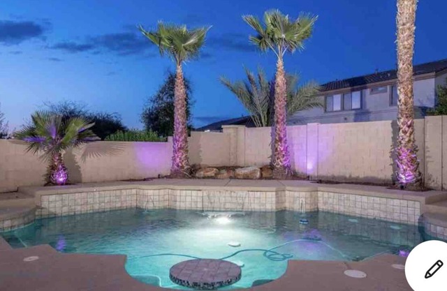 Private Oasis - Centrally located in quiet, safe, neighborhood