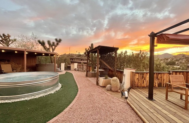 Private Oasis W/Mountain Views