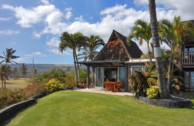 Private Oceanfront Condo Punaluu Black Sand Beach