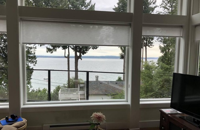 Private one acres oceanfront home in Saltair !