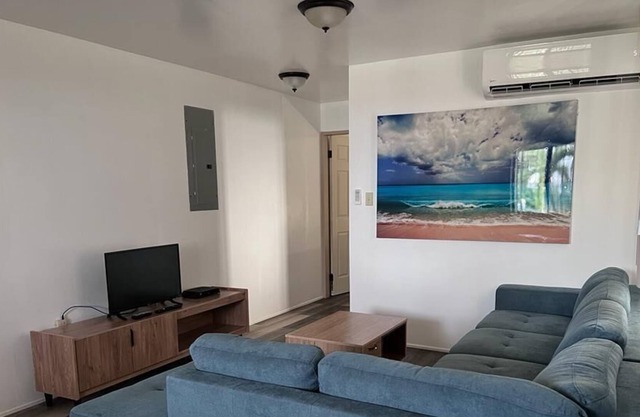 Private One Bedroom One Ba with Free Wi-Fi & Full Kitchen plus washer/dryer