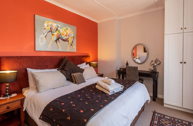 Private one bedroom self catering apartment in quiet centrally located street