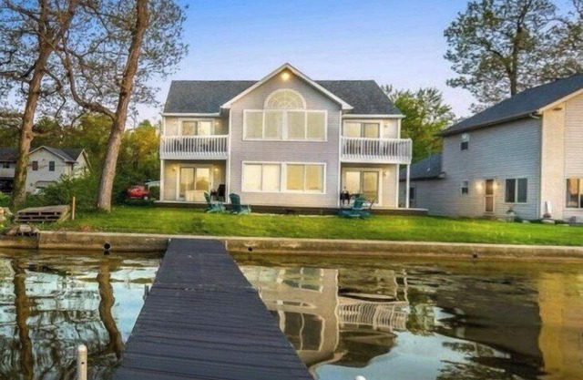 Private pier!Game Room!Fishing!Paddleboat!Kayaks!