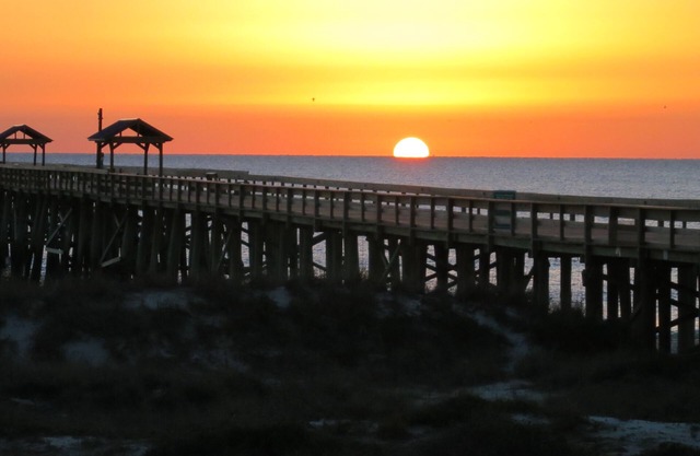 Private PIER Ground Floor Oceanfront Condo with King Bed, Tennis Courts & Pool!