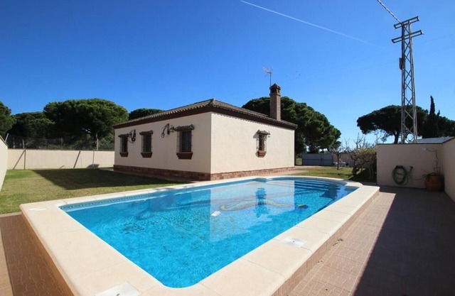 Private pool, quiet and family-friendly location, large garden, free parking, free WiFi - Casa Beni -