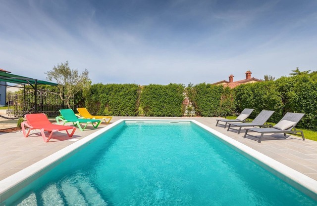 Private Pool and Big Garden- Holiday Home Dori