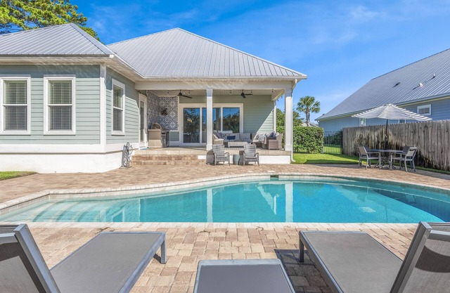 Private Pool/Heat option-4 Bikes-Short Walk/Bike Ride to the Beach