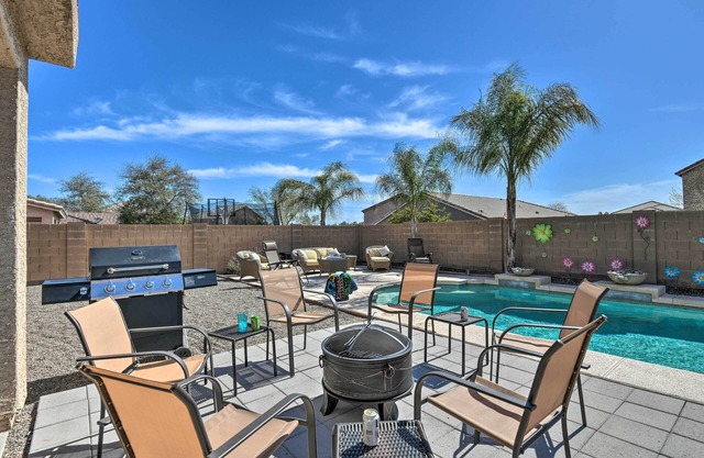 Private Pool & Hot Tub: San Tan Valley Home