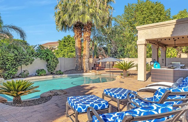 Private Pool, Pool Table, BBQ, Near San Diego Padres & Seattle Mariners Spring Training + FREE GOLF!